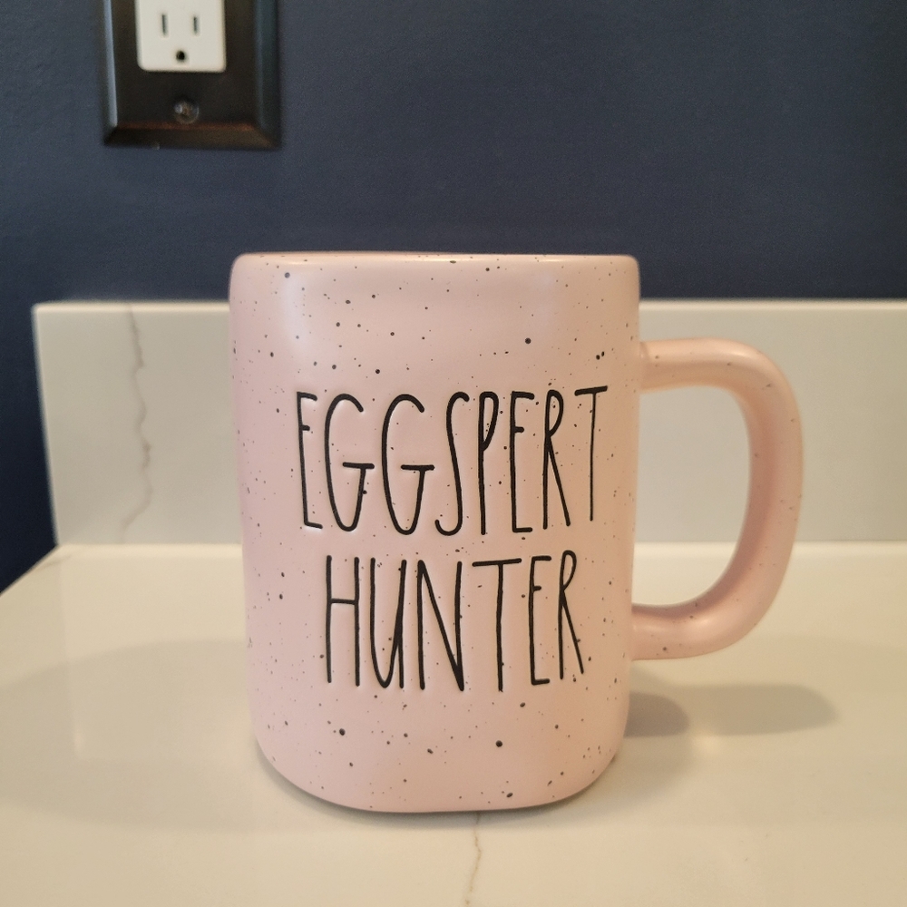 Rae Dunn EGGSPERT HUNTER pink Speckled mug